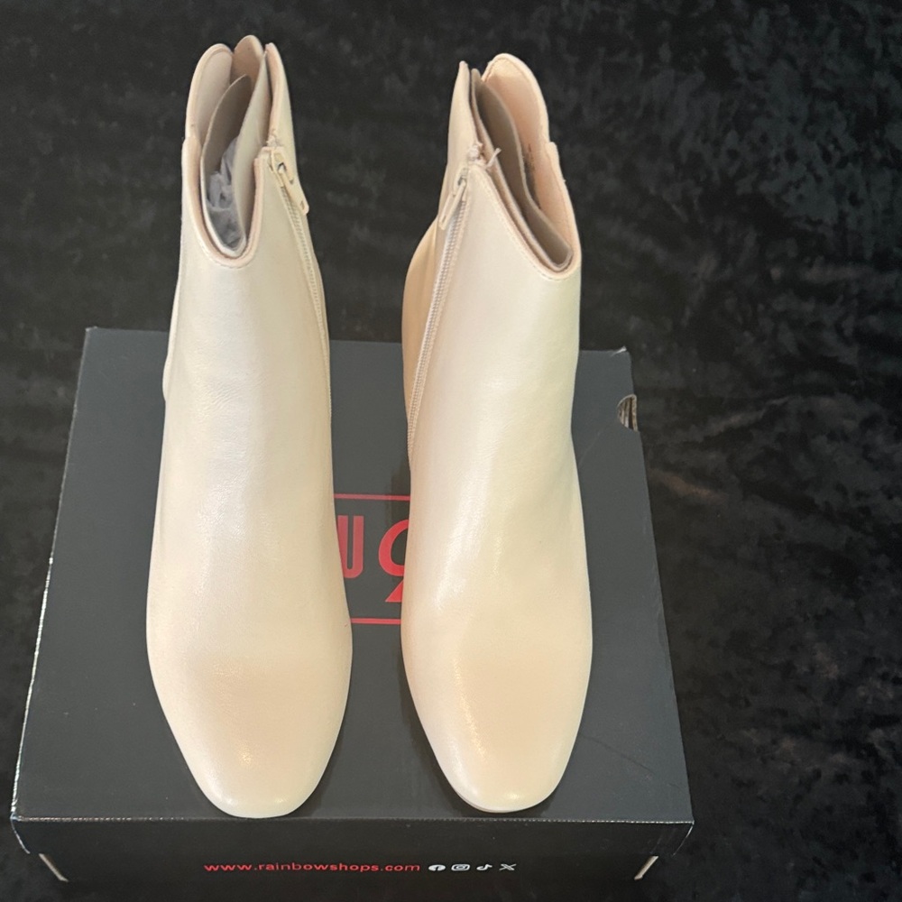 Rouge! Chic Cream Ankle Booties